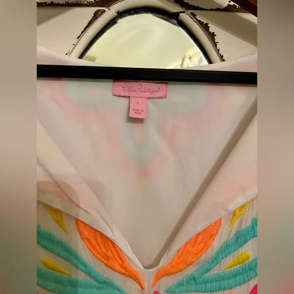 Lilly Pulitzer White Tunic with Pink and Orange Accents. Only worn a few times. - Picture 4 of 15